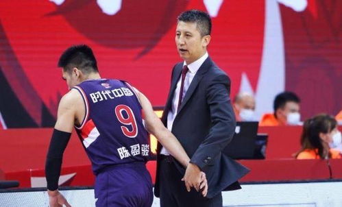 郭士强，集训特别邀请两名NBA训练师